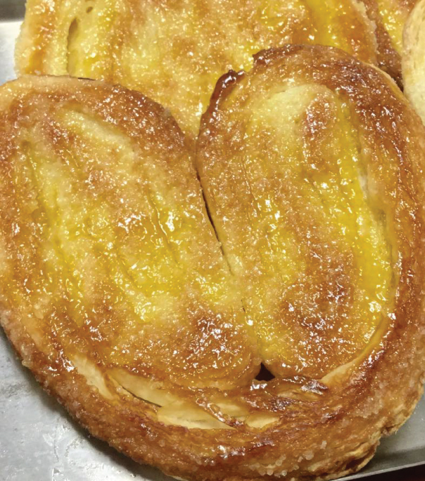 Pigs Ear St Cakes and Gelati